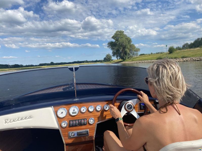 Frauscher Riviera 606