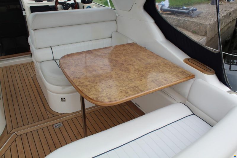 Sealine S28