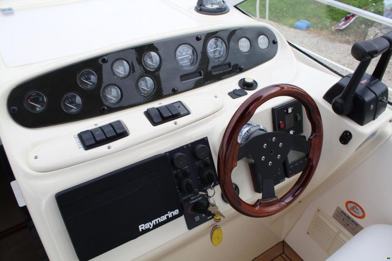 Sealine S28