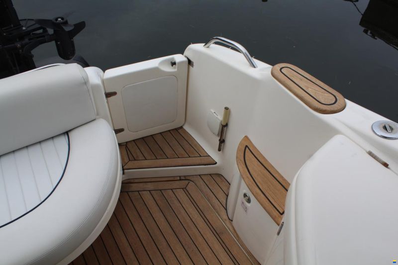 Sealine S28