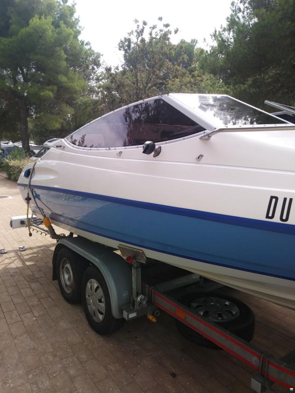 Bayliner 2052