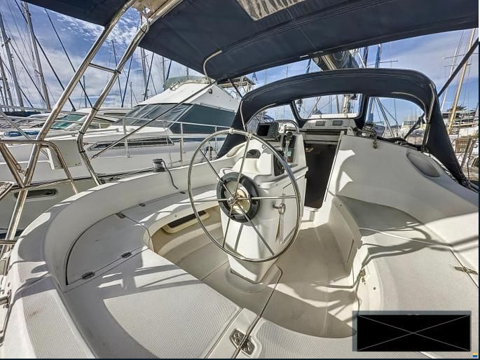 Hunter 320