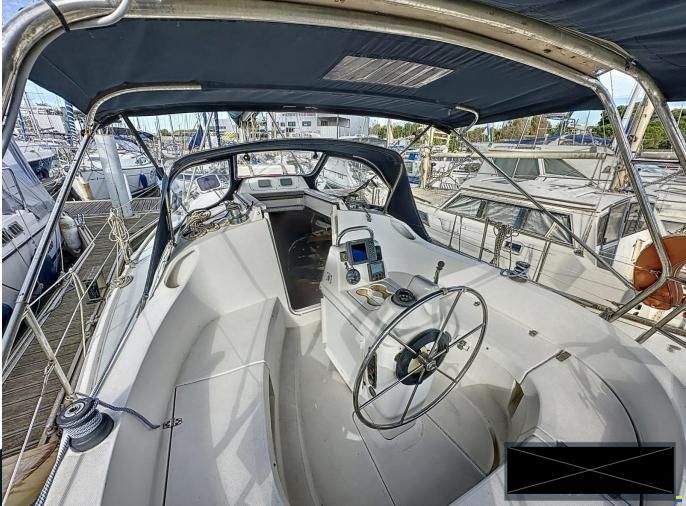 Hunter 320