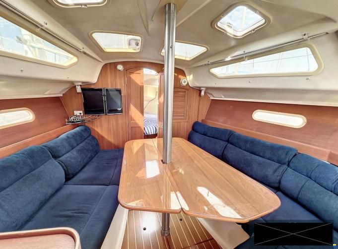 Hunter 320