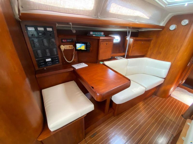 Jeanneau sun odyssey 43
