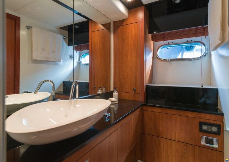 Sunseeker Predator 64