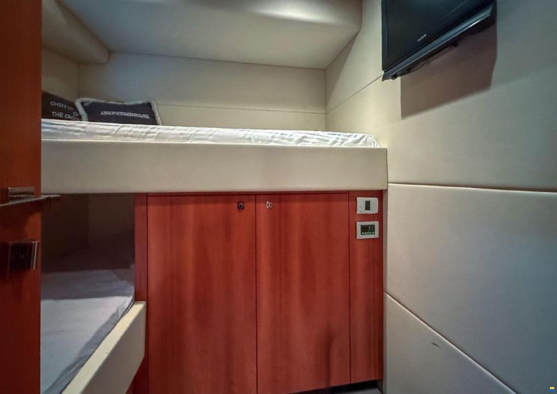 Sunseeker Predator 64