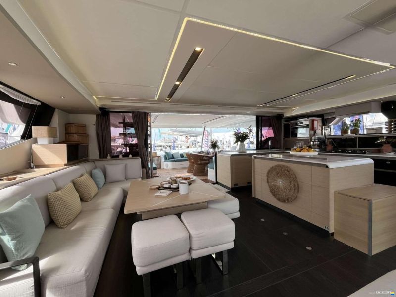 Fountaine Pajot Alegria 67