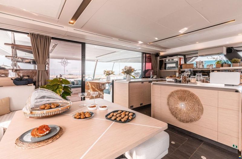 Fountaine Pajot Alegria 67