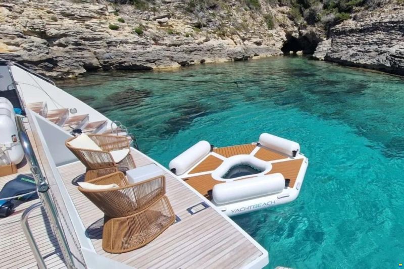 Fountaine Pajot Alegria 67