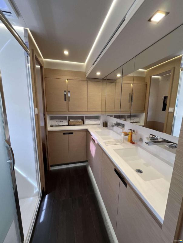 Fountaine Pajot Alegria 67