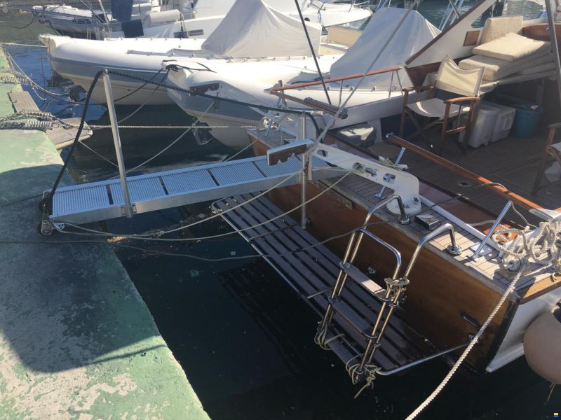 Chris Craft cavalier 30