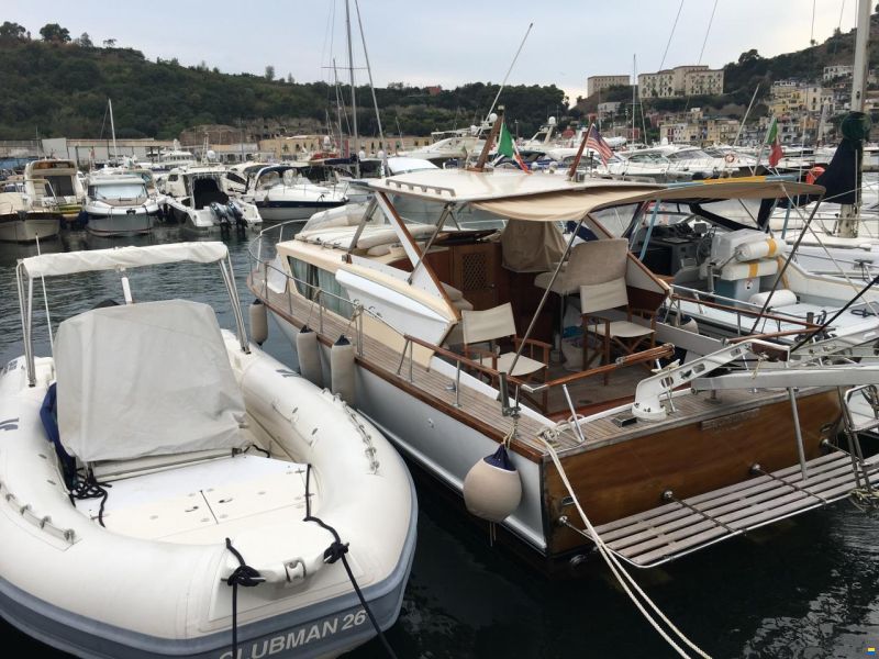 Chris Craft cavalier 30