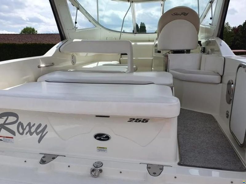 Sea Ray 255 Sundancer