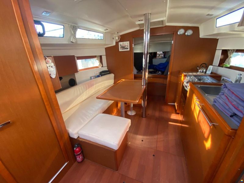 Beneteau oceanis 38.1