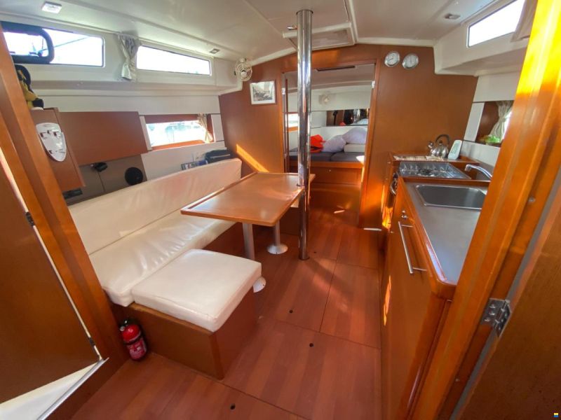 Beneteau oceanis 38.1