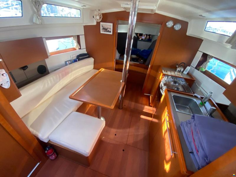 Beneteau oceanis 38.1