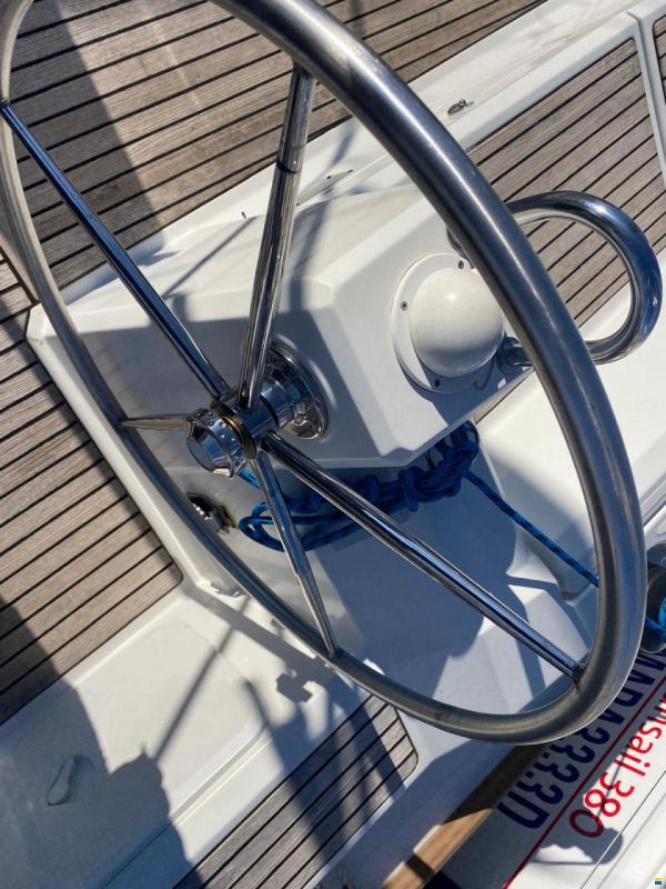 Beneteau oceanis 38.1