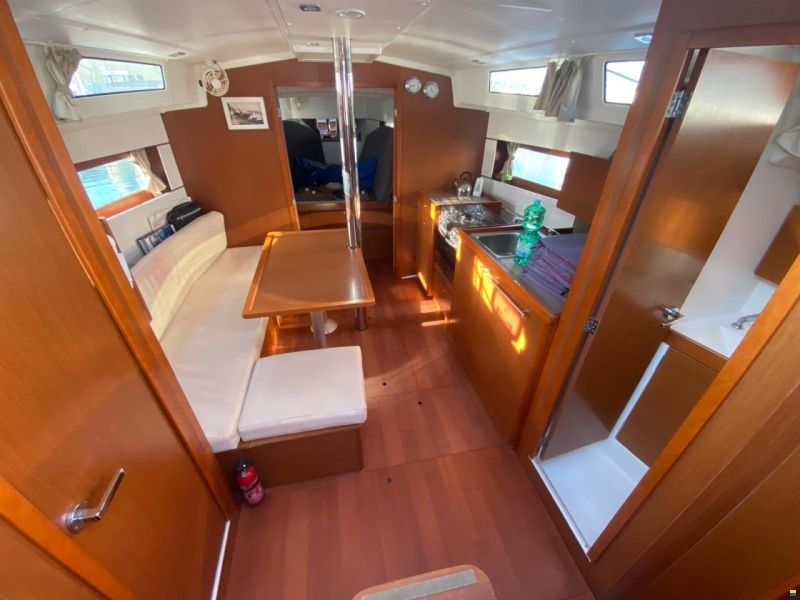 Beneteau oceanis 38.1