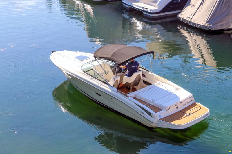 Sea Ray 240 SSE