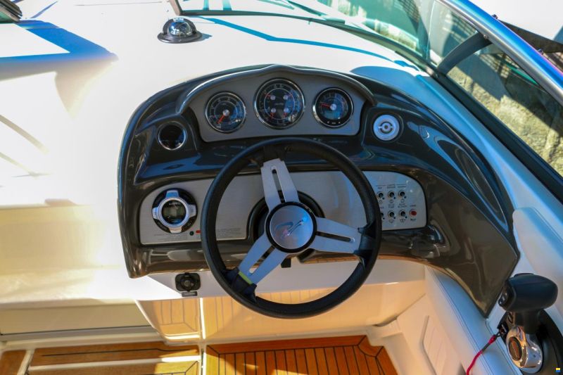 Sea Ray 240 SSE