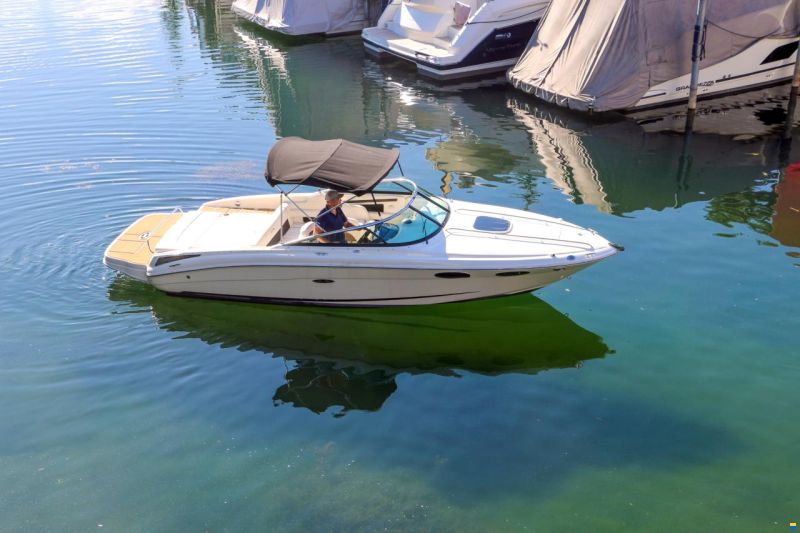 Sea Ray 240 SSE