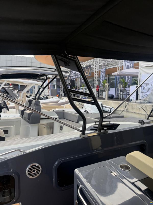 Manara Infinity 28'