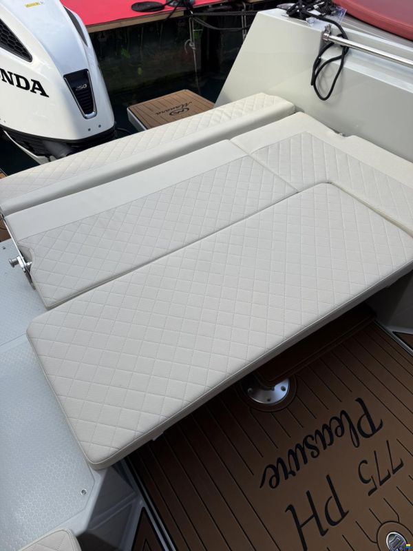 Manara Pilothouse 775 Pleasure