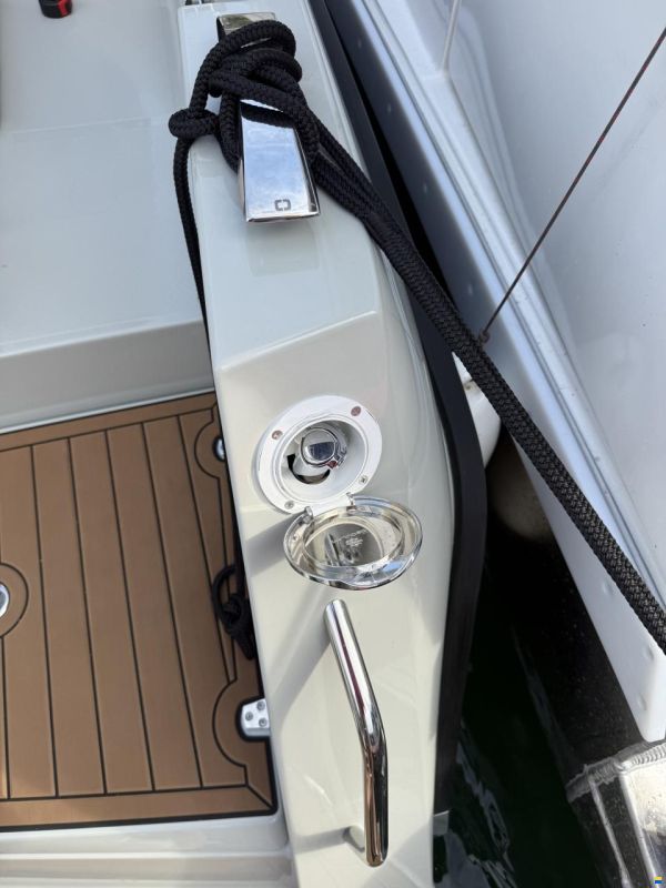 Manara Pilothouse 775 Pleasure