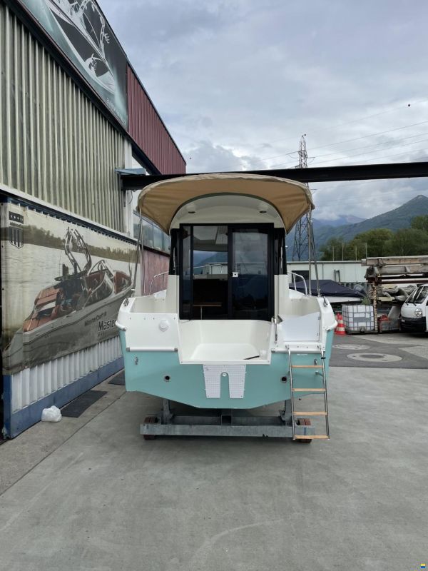 Manara Pilothouse 21'