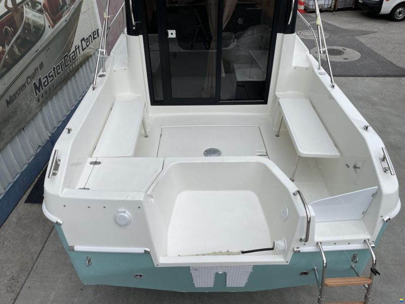 Manara Pilothouse 21'