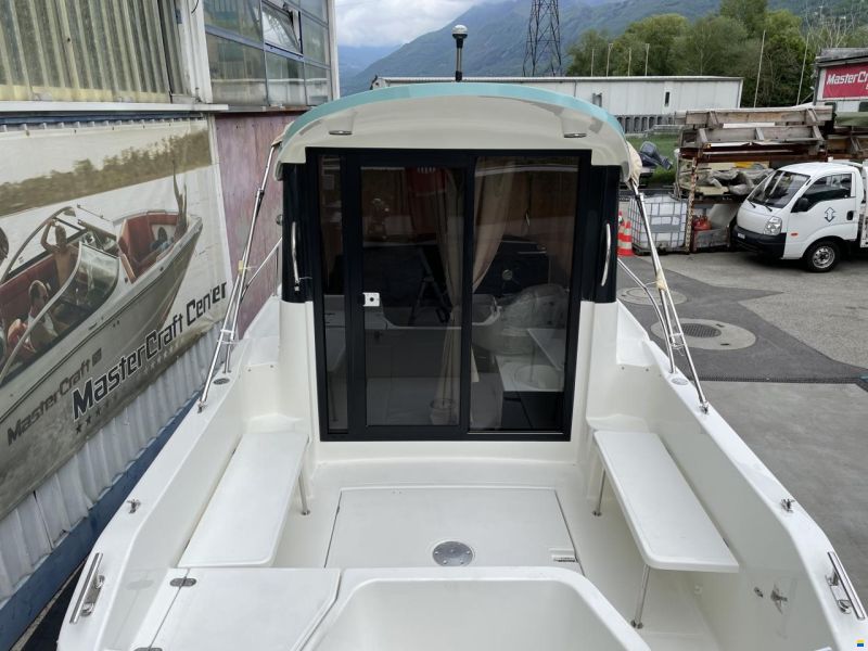 Manara Pilothouse 21'