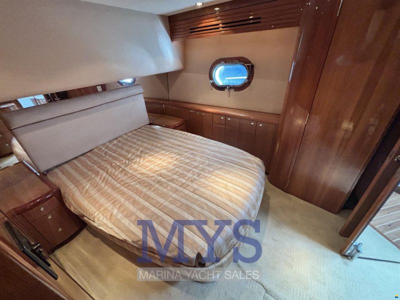 Hatteras 54 Convertible