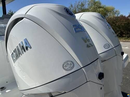 Jeanneau Cap Camarat 9.0 CC Series 2