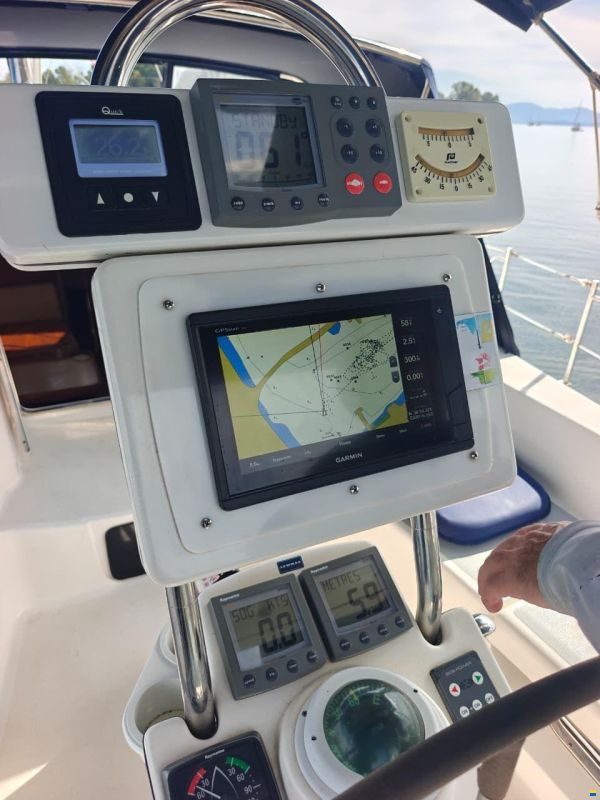 Hunter 44 DS