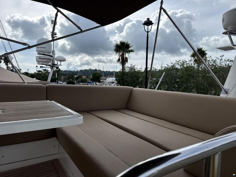 Sealine F42
