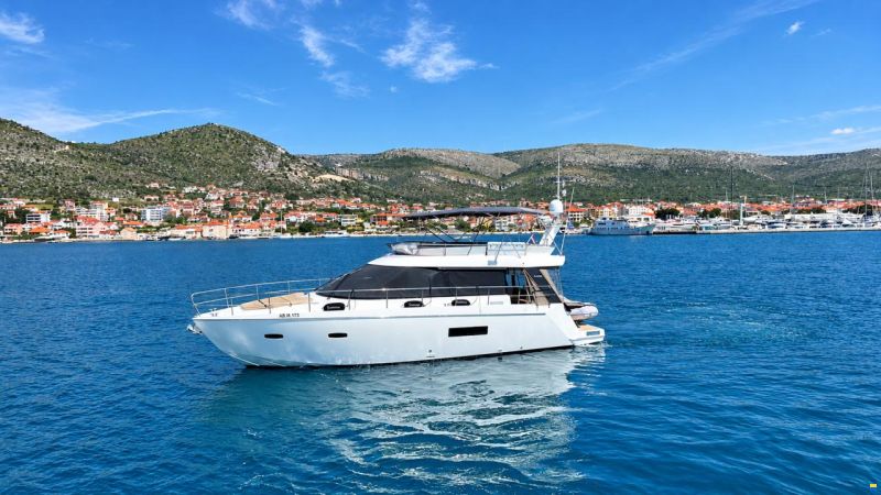 Sealine F42