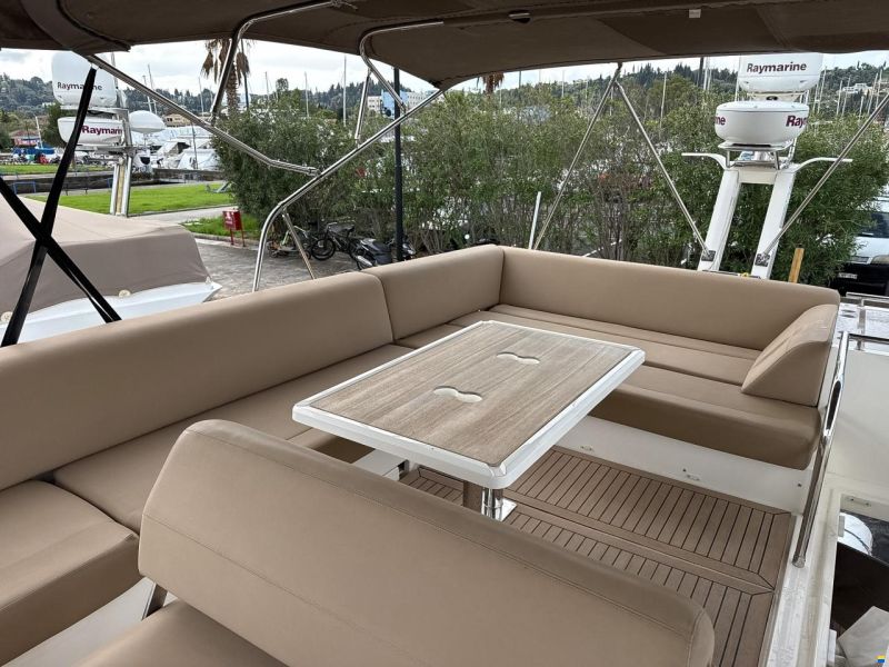 Sealine F42