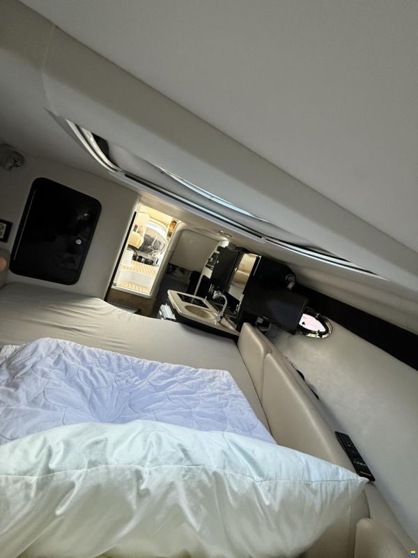 Crownline 260CR