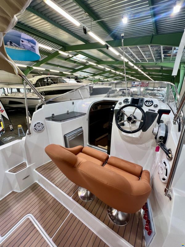 Aqua Royal 680