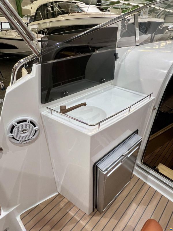 Aqua Royal 680