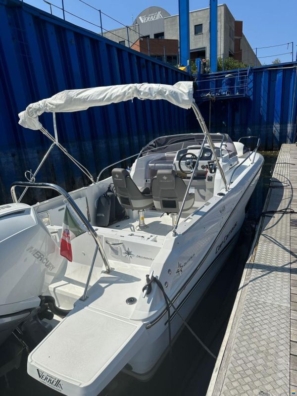Jeanneau Cap Camarat 7.5WA series 2