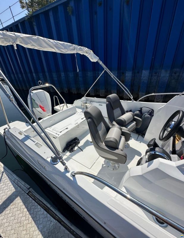 Jeanneau Cap Camarat 7.5WA series 2