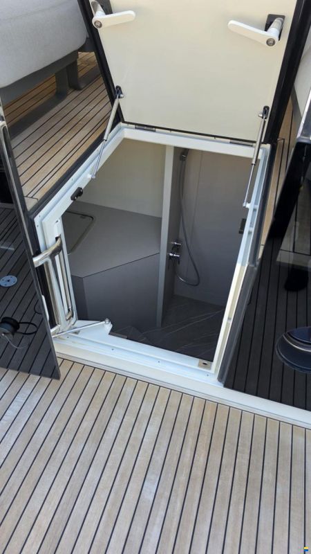 Absolute Navetta 53