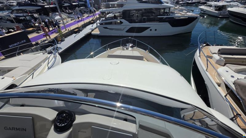 Absolute Navetta 53