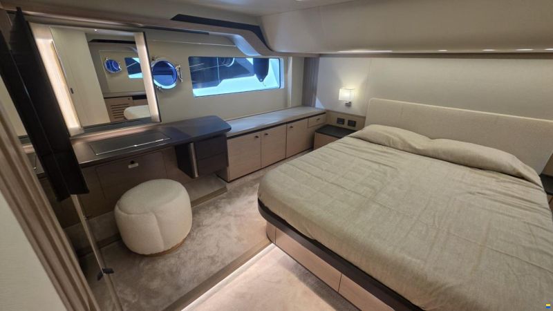 Absolute Navetta 53