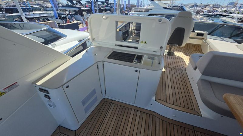 Absolute Navetta 53