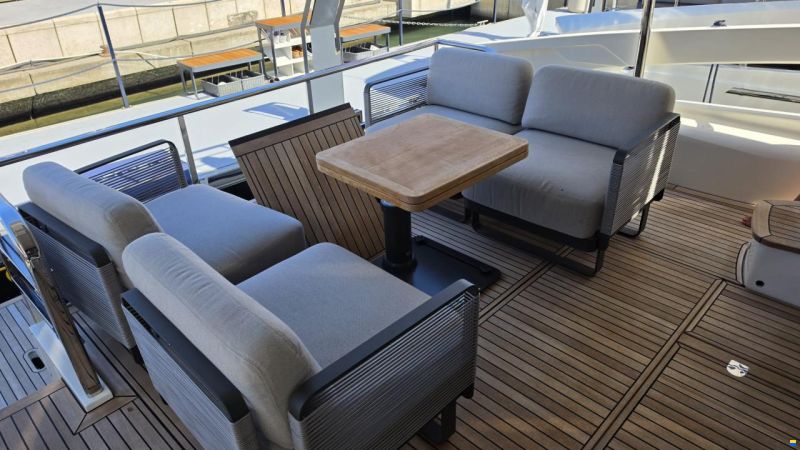Absolute Navetta 53