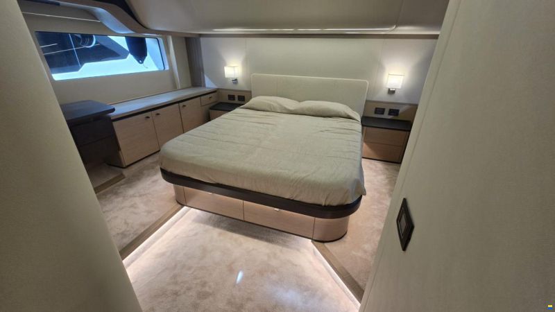 Absolute Navetta 53