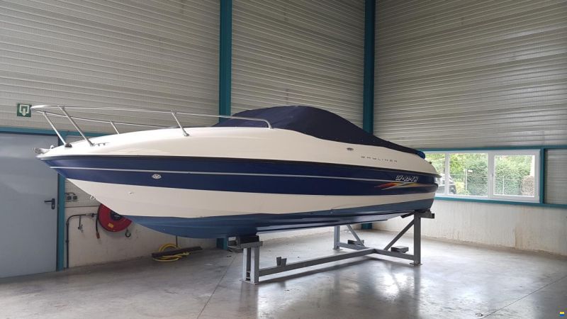 Bayliner 212 Cuddy
